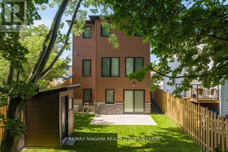 6 Henrietta St in St Catharines, ON - Building Photo - Building Photo