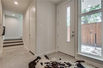 4620 Munger Ave in Dallas, TX - Building Photo - Building Photo