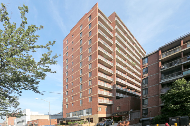 Wisteria Tower Medical Center in Flushing, NY - Building Photo - Building Photo