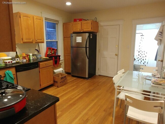 68 Dimick St, Unit 1A in Somerville, MA - Building Photo - Building Photo