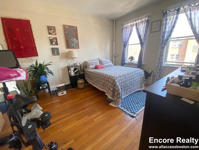 property at 66 Chiswick Rd