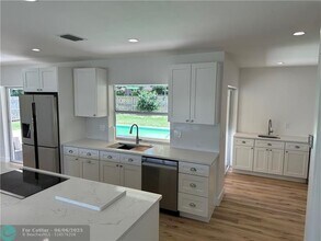1000 NW 4th St in Boca Raton, FL - Building Photo - Building Photo