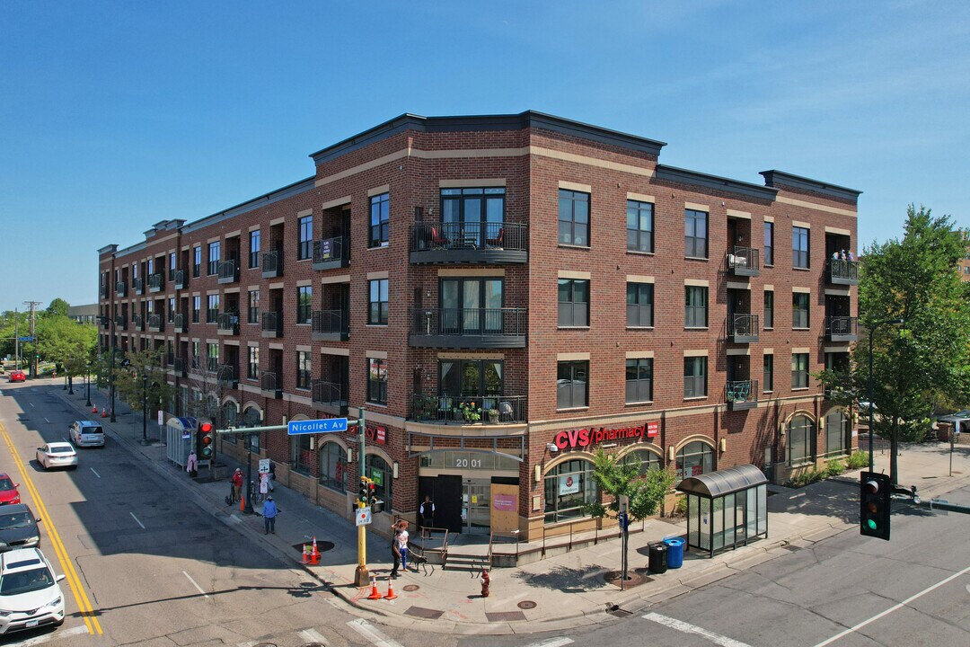 Eat Street Flats & Market in Minneapolis, MN - Foto de edificio