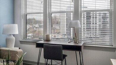 2165 Nolensville Pk in Nashville, TN - Foto de edificio - Building Photo