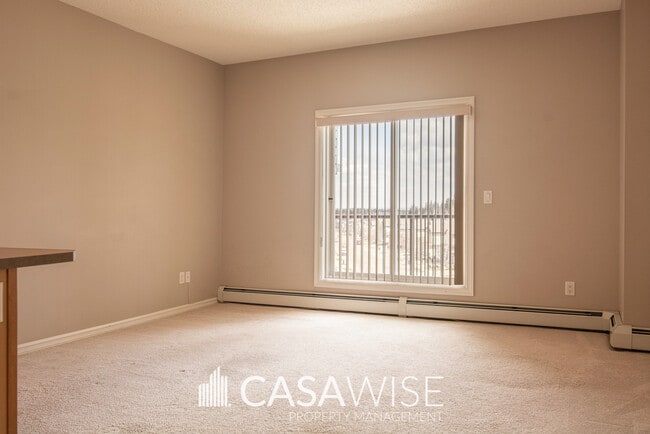 226-226 Macewan Rd in Edmonton, AB - Building Photo - Building Photo