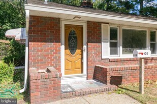 405 Hamilton Rd in Glassboro, NJ - Building Photo