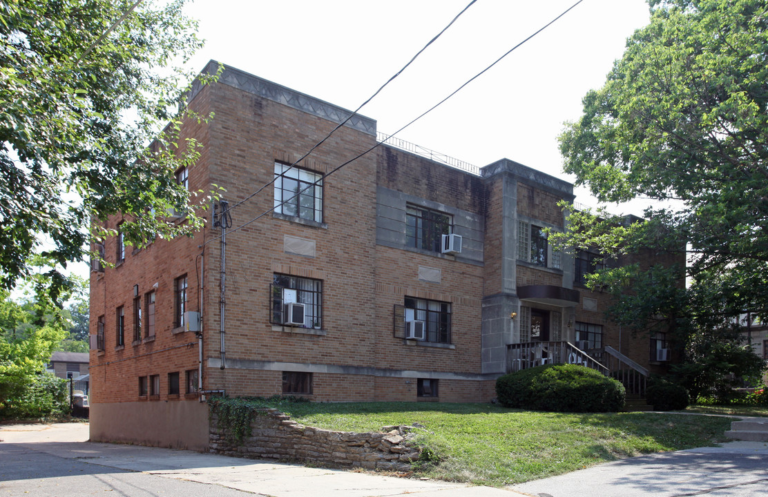 2749 Linshaw Ct in Cincinnati, OH - Foto de edificio