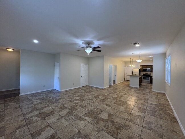 1601 Lenert Cir in College Station, TX - Foto de edificio - Building Photo