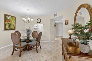 1651 SW 127th Ave in Pembroke Pines, FL - Building Photo