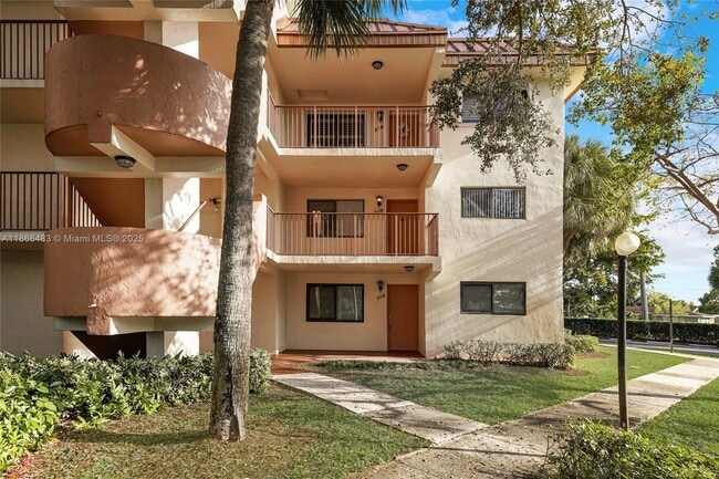 7451 NW 16th St in Plantation, FL - Building Photo - Building Photo