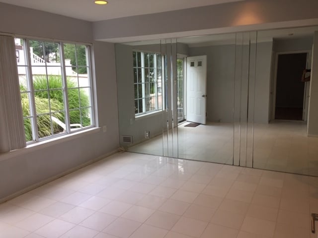 22 Sharrotts Rd, Unit 1 in Staten Island, NY - Foto de edificio - Building Photo