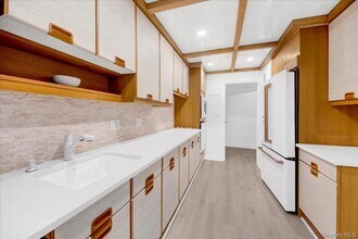 500 High Point Dr in Hartsdale, NY - Building Photo - Building Photo
