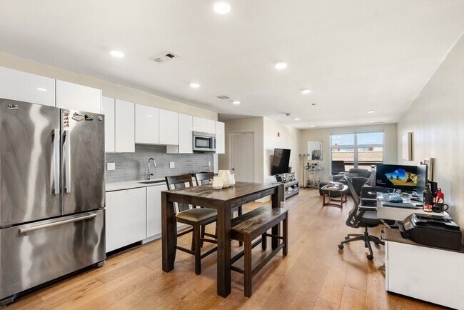 253 Meridian St, Unit #507