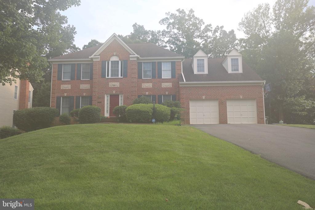 47033 Kentwell Pl in Sterling, VA - Building Photo