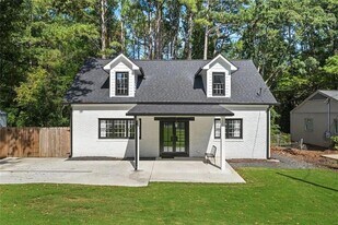 356 W Wieuca Rd NE in Atlanta, GA - Building Photo