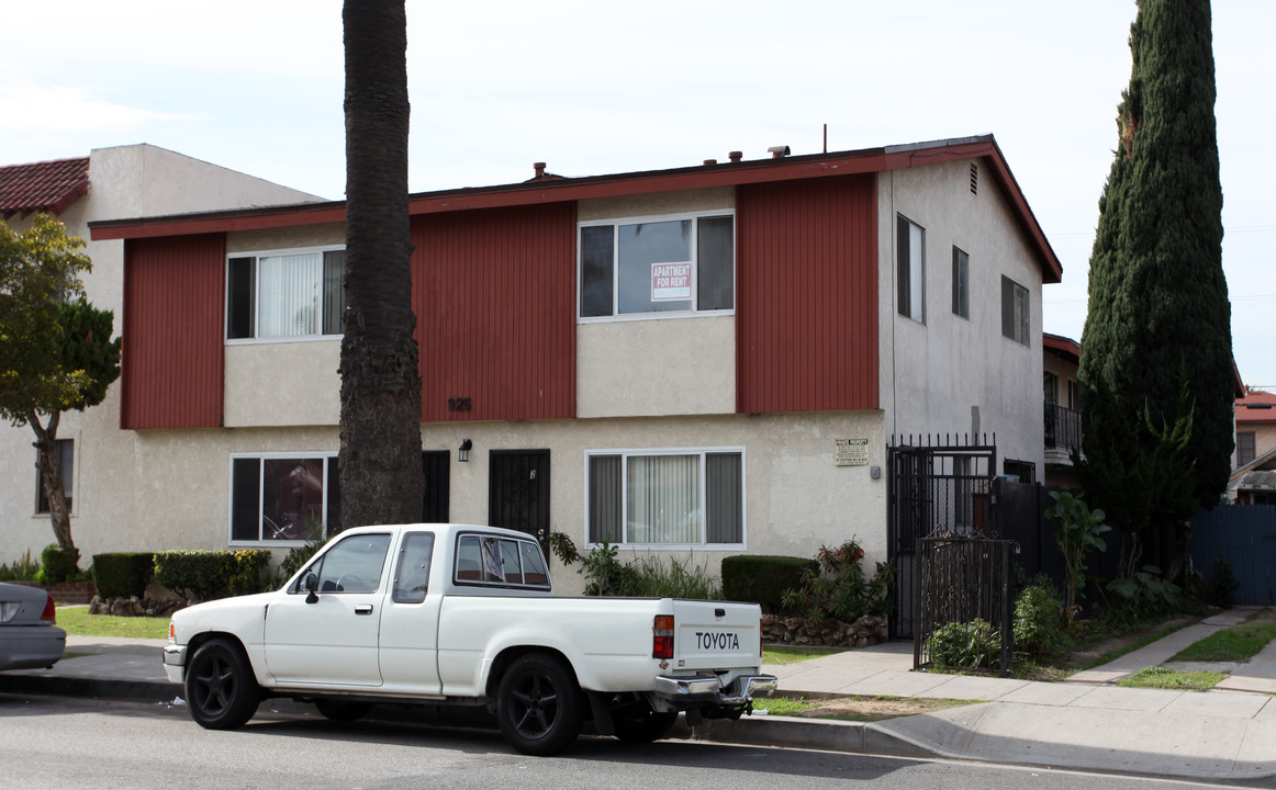 925 Cherry Ave in Long Beach, CA - Foto de edificio