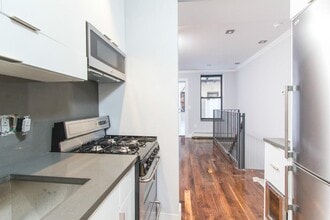 124 Ridge St in New York, NY - Building Photo - Building Photo