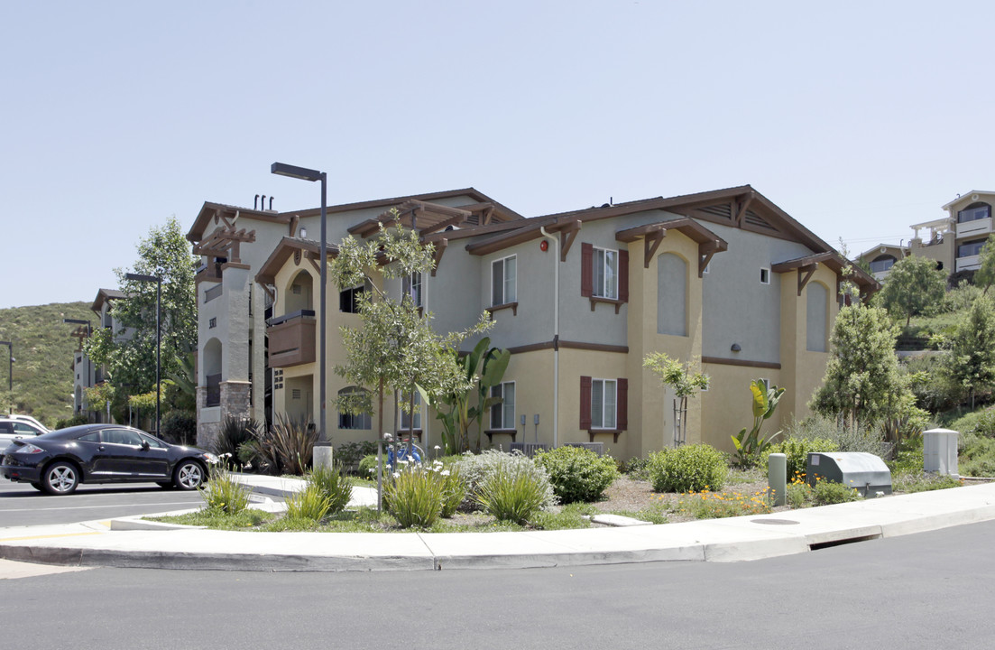 Hunters Pointe in Carlsbad, CA - Building Photo