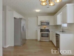 224 Stone Creek Dr in Dallas, GA - Building Photo - Building Photo