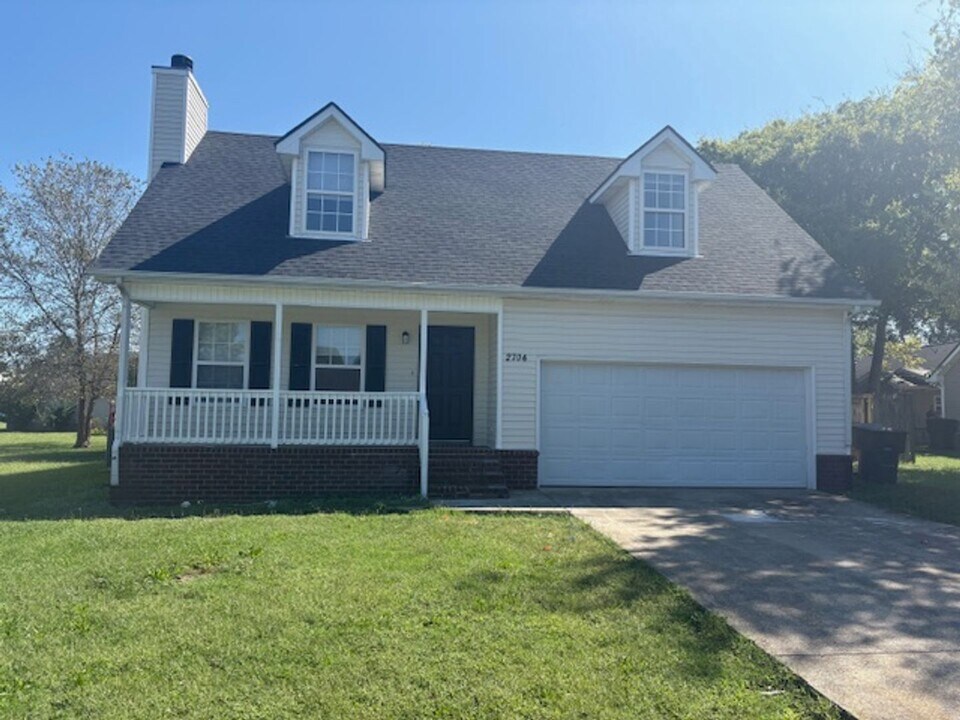 2704 Roscommon Dr in Murfreesboro, TN - Building Photo