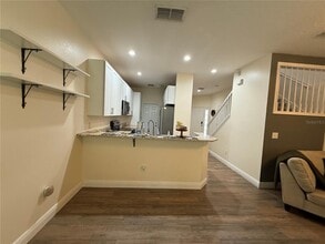 8176 Stone View Dr in Tampa, FL - Building Photo - Building Photo