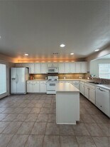 54 E Misty Dawn Dr in Conroe, TX - Building Photo