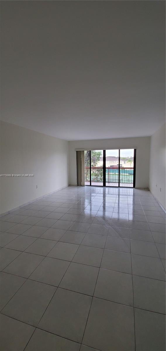 10253 NW 9th Street Cir, Unit 306 in Miami, FL - Building Photo - Building Photo