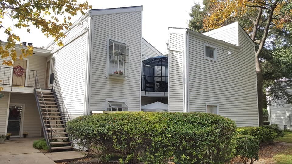 9809 Richmond Ave., Unit 12 in Houston, TX - Building Photo