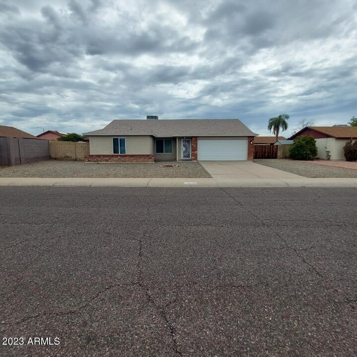 17649 N 42nd Ln in Glendale, AZ - Building Photo