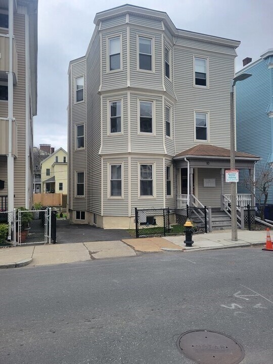 10 Bellflower St in Boston, MA - Foto de edificio