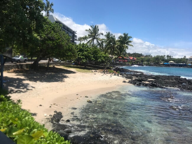 property at 75-5776-5776 Kuakini Hwy