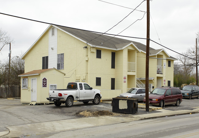 Sulphur Springs Apartments in San Antonio, TX - Building Photo - Building Photo