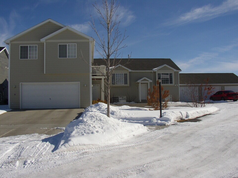 240 Peter Pl in Bozeman, MT - Building Photo