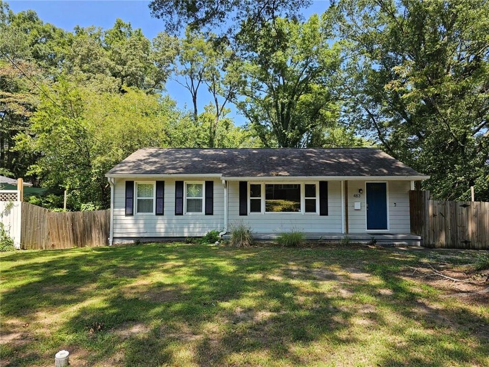 483 Hyde Dr NE in Marietta, GA - Building Photo