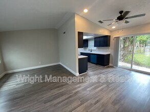 206 St Petersburg Dr E in Oldsmar, FL - Building Photo - Building Photo