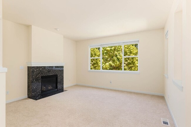 516 Lingering Pine Dr NW in Issaquah, WA - Building Photo - Building Photo