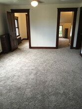 1321 S 11th St, Unit A in Manitowoc, WI - Foto de edificio - Building Photo