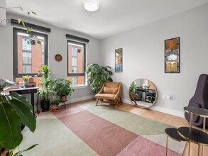 9 Central St in Somerville, MA - Building Photo - Building Photo