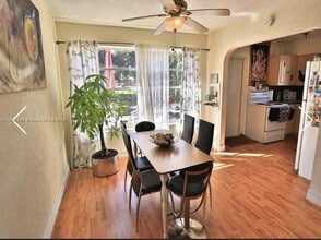2830 Monroe St in Hollywood, FL - Foto de edificio - Building Photo
