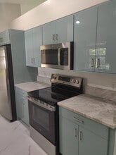 9160 Aster Rd in Ft. Myers, FL - Building Photo - Building Photo
