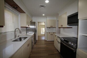 4104 N Ivy Rd NE in Atlanta, GA - Building Photo - Building Photo