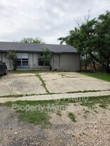 429 Zachry Dr in San Antonio, TX - Building Photo
