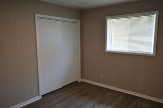 8857 Main St in Woodstock, GA - Building Photo - Building Photo