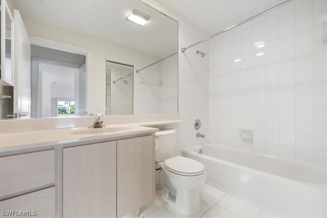 3575 El Verdado Ct in Naples, FL - Building Photo - Building Photo