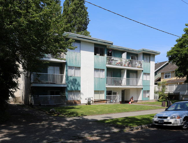 2225 W 7th Ave in Vancouver, BC - Building Photo - Primary Photo