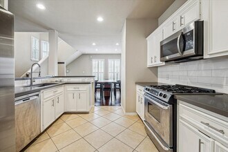 5239 Schuler St in Houston, TX - Building Photo - Building Photo