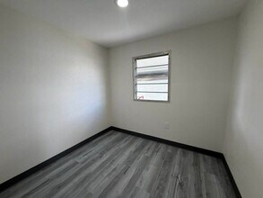 102 Amber Ave in North Fort Myers, FL - Building Photo - Building Photo