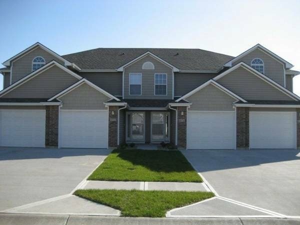 property at 816 SW Peach Tree Ln