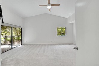 1002 NW 105th Way in Plantation, FL - Building Photo - Building Photo