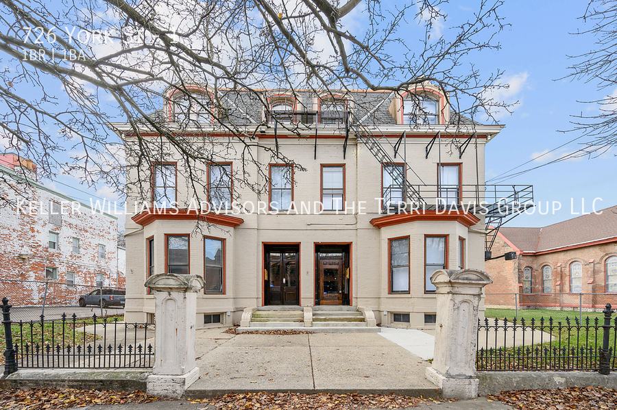 726 York St in Newport, KY - Foto de edificio